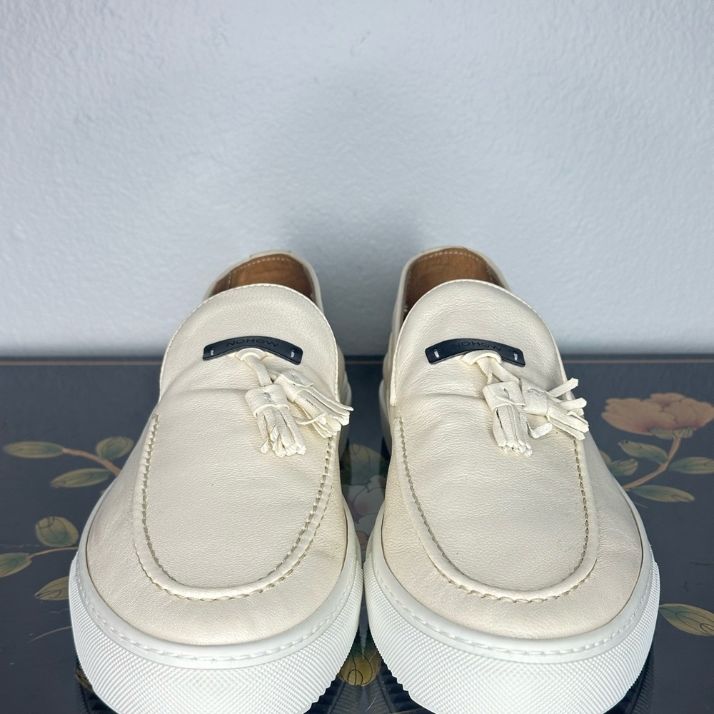 Elegant Cream Loafers with Tassel Accent - Picture 2 of 5